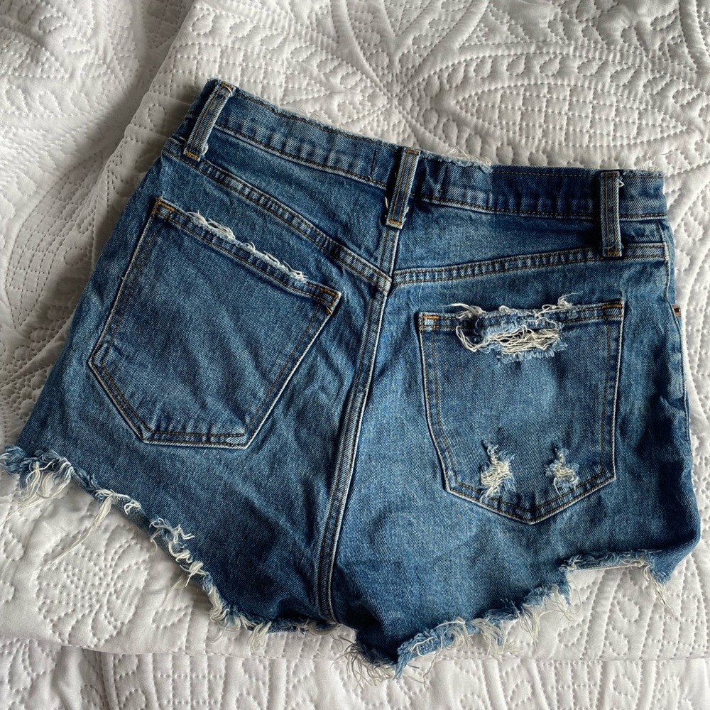 ABERCROMBIE JEAN SHORTS - Picture 3 of 4